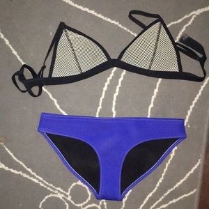 REAL triangl bathing suit - M